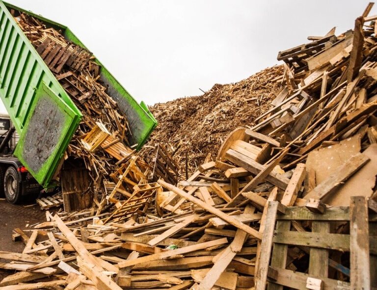 Firma neplnila podmínky pro nakládání s nebezpečnými odpady