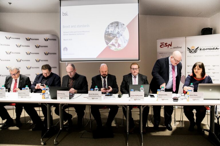 Diskuse o platnosti norem CE a obchodních vztazích s Velkou Británií