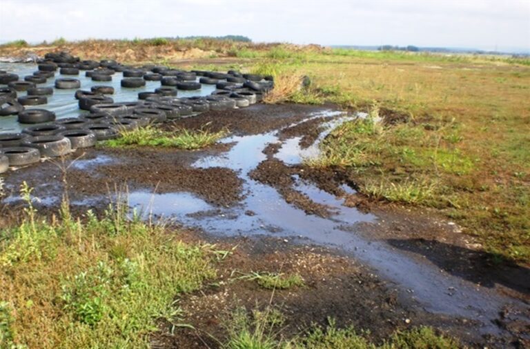 Únik nebezpečných závadných látek a porušení vodního zákona