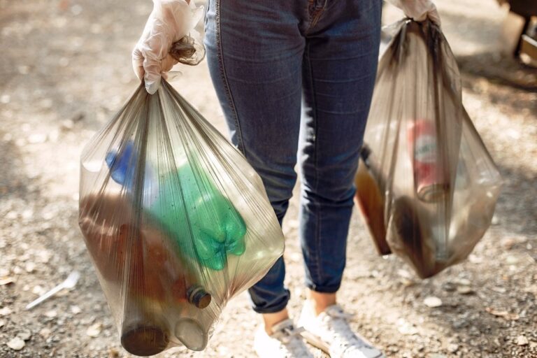 Díky dobrovolníkům při akci Ukliďme Česko naše příroda opět prokoukla