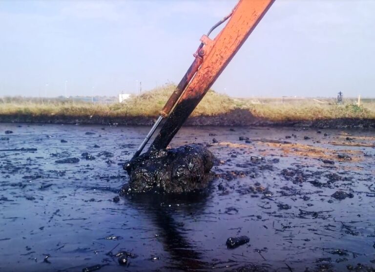 Z Ostravy byly odvezeny všechny kaly z ropných lagun