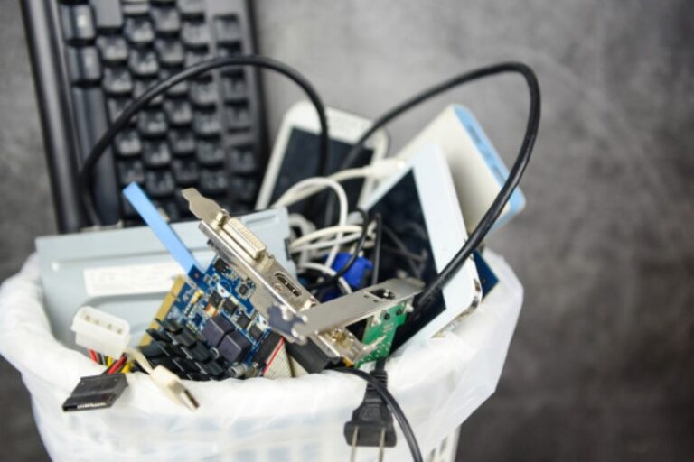 Elektroodpad je problém, ale Češi se v jeho sběru stále zlepšují