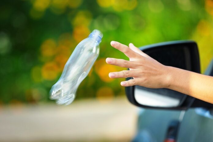 Poházené nápojové obaly v Česku jsou problém