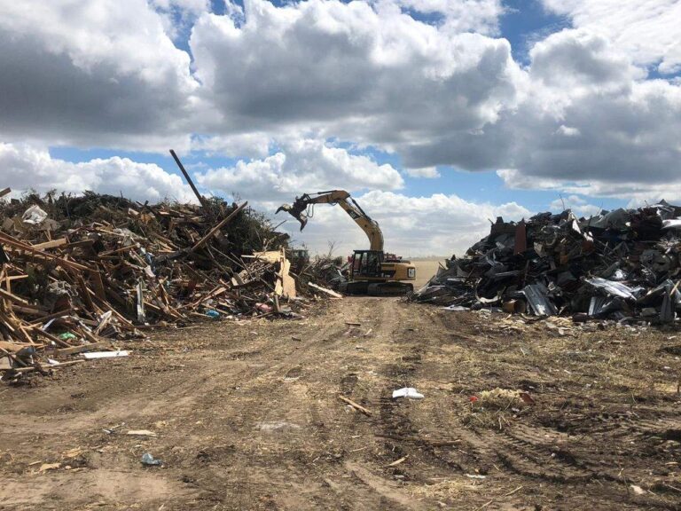 MŽP posílá stovky miliónů do obcí zasažených tornádem