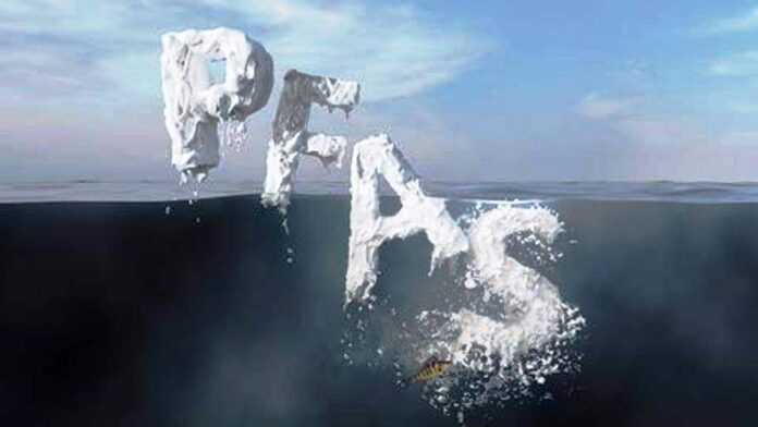 PFAS látky mají řadu nežádoucích účinků na lidské zdraví a životní prostředí