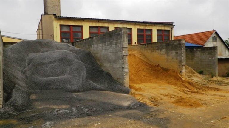 Betonárna dostala pokutu za pochybení při ohlašovací povinnosti